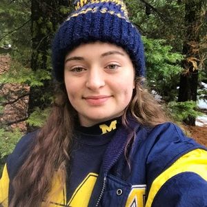 Meet your Posher, Hali